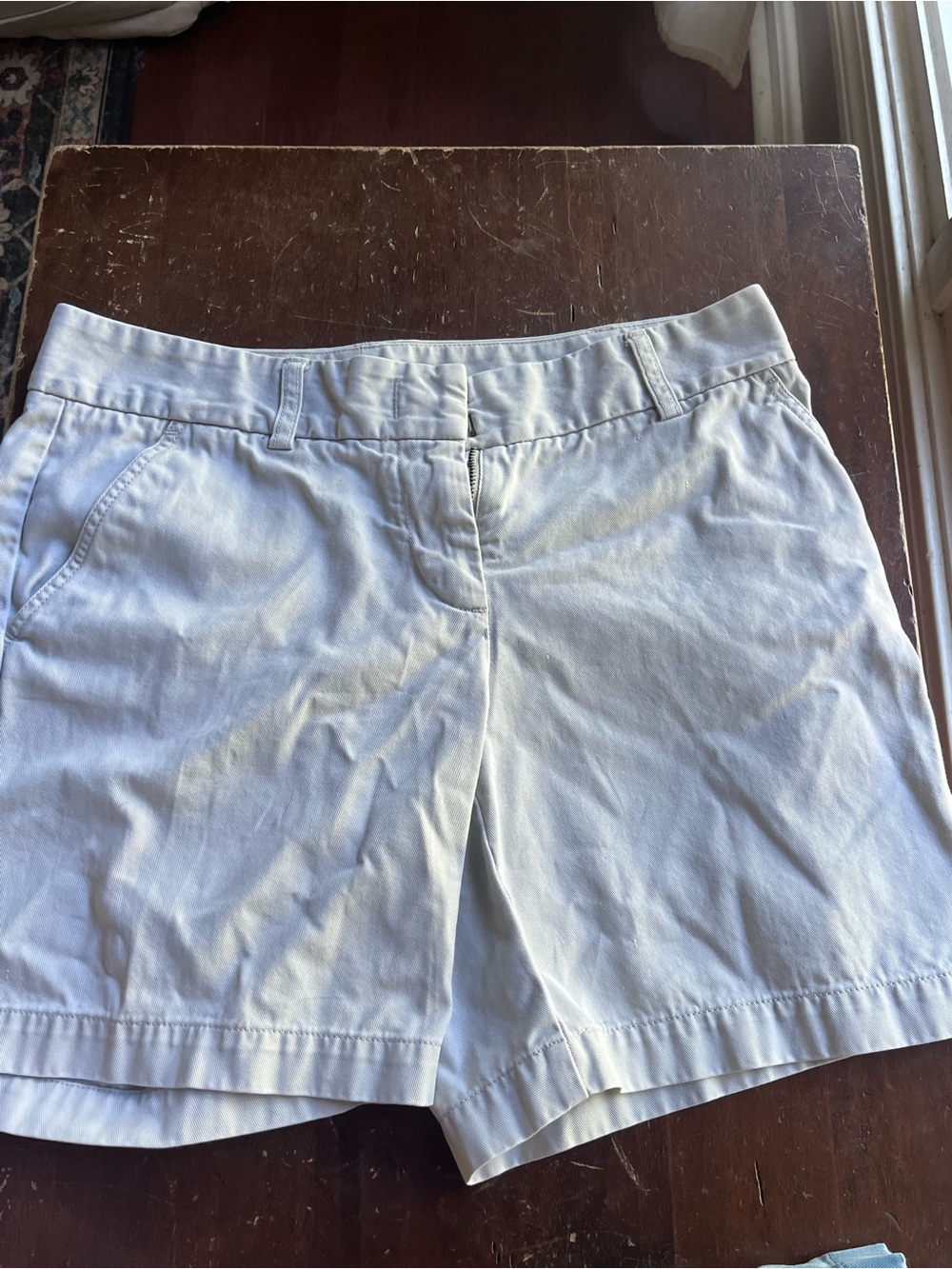JCrew 6” low fit Women’s Light Casual Shorts - Classic Summer Style